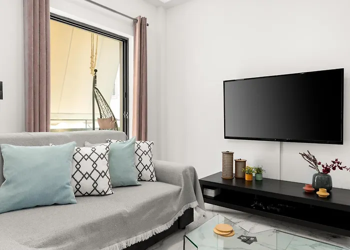 Luxury Apartment In Glyfada