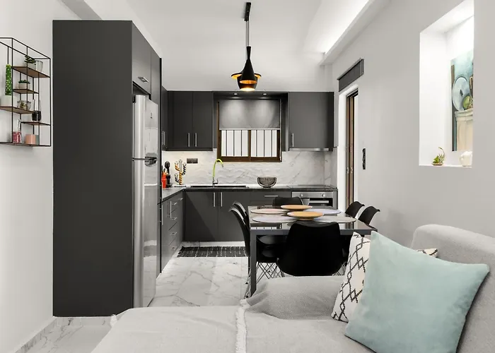 Luxury Apartment In Glyfada
