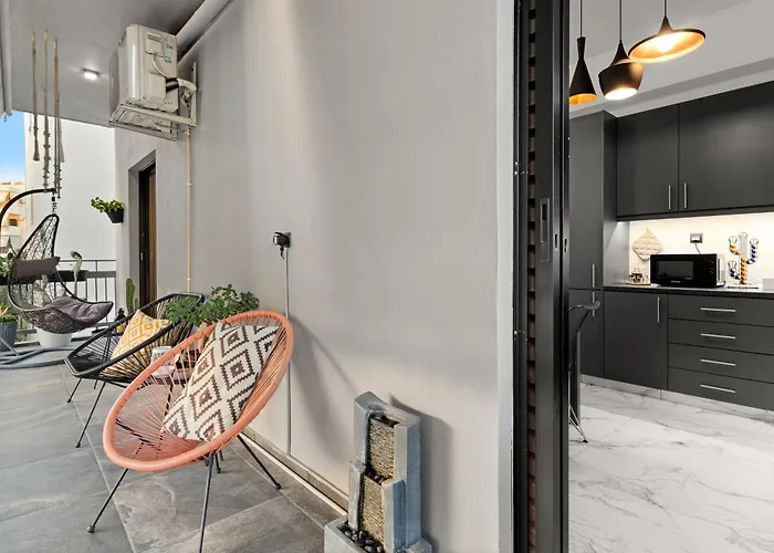 Luxury Apartment In Glyfada